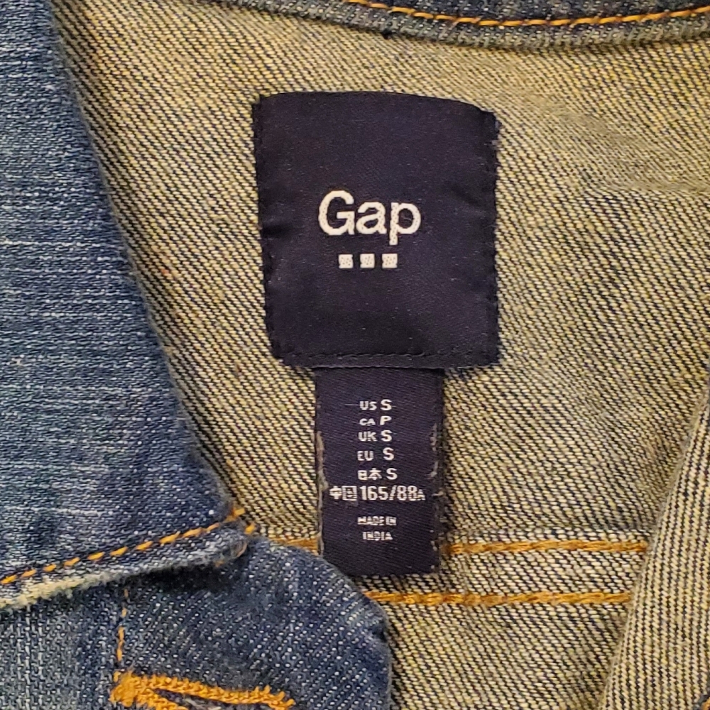 GAP Blue Jean Jacket - Picture 2 of 6